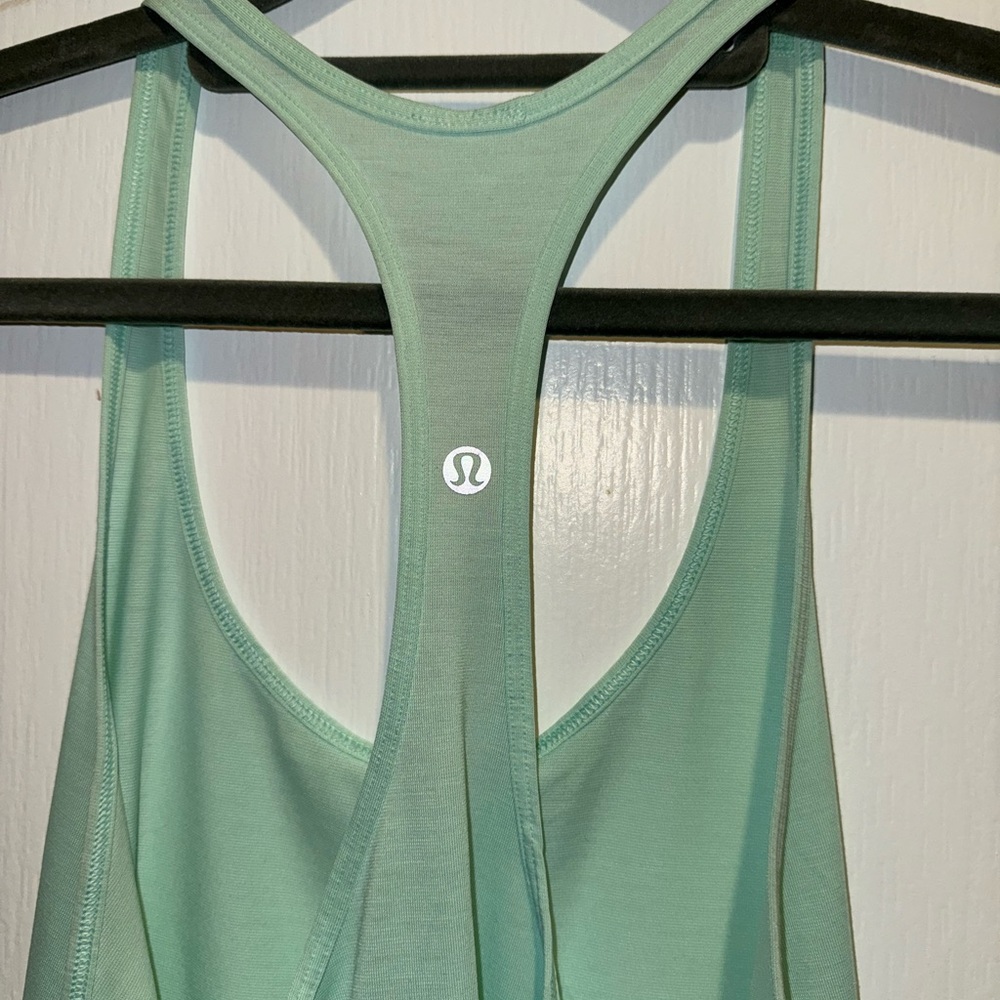 Lululemon Tech Mesh Singlet - Picture 6 of 6
